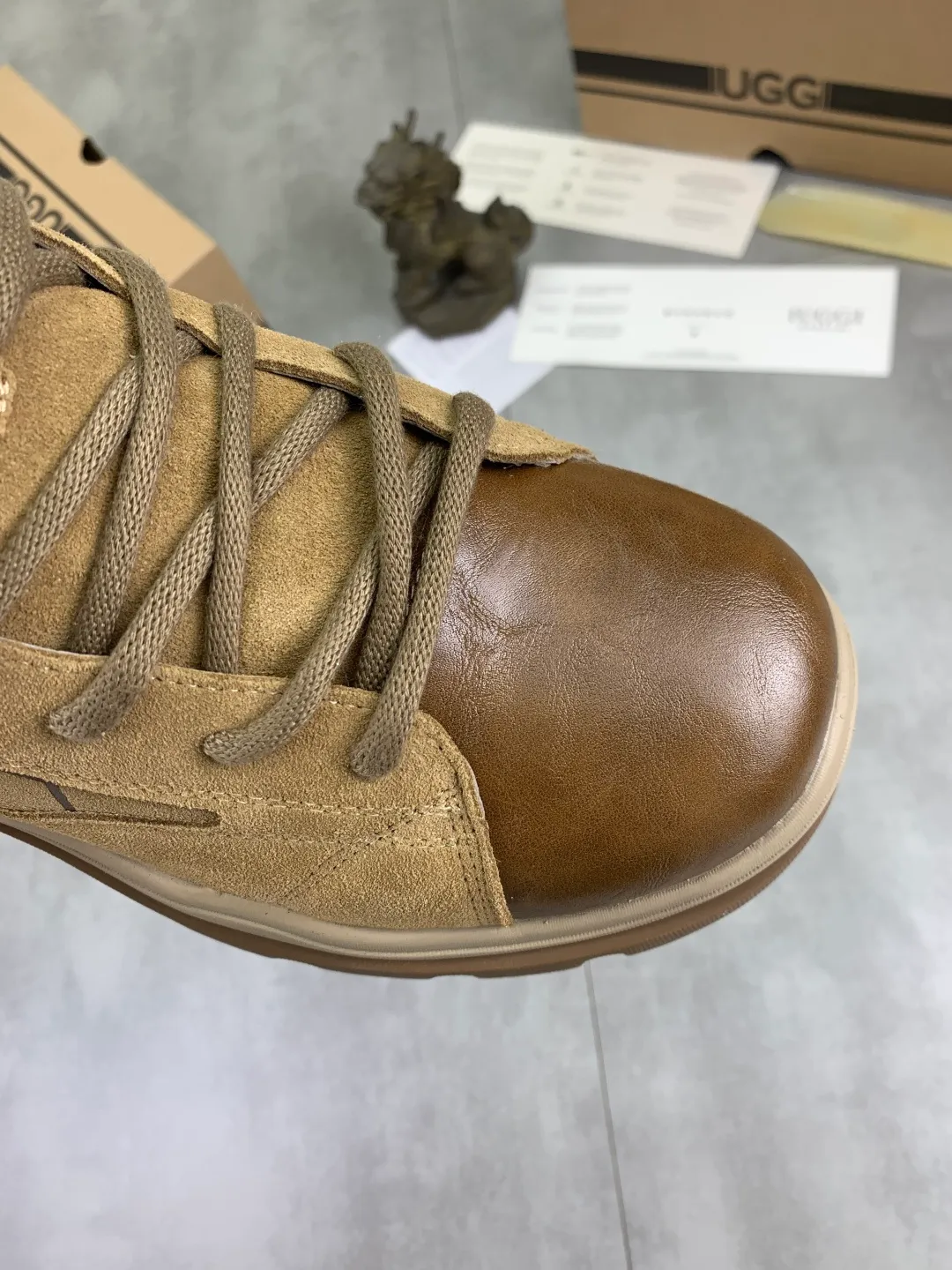 Men's men's shoes 💰P620 New arrival 🆕🆕🆕 IUGGI men's British retro Martin boots Winter new men's outdoor hiking boots First layer of cowhide on the outside and wool on the inside Comfortable and warm sole Rubber outsole Non-slip and firm Trendy and fashionable Casual and versatile Size: 39-44 Three colors A6869